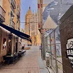 Housing Leon La Paloma