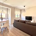 Housingleon Velarde