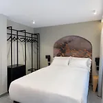 Mauro Suites