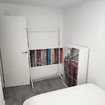 Piso Centrico, Cerca De Los Hospitales Y Centro.