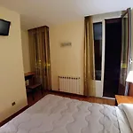 Hostal Prada Borges