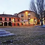 plaza del grano - barrio húmedo -