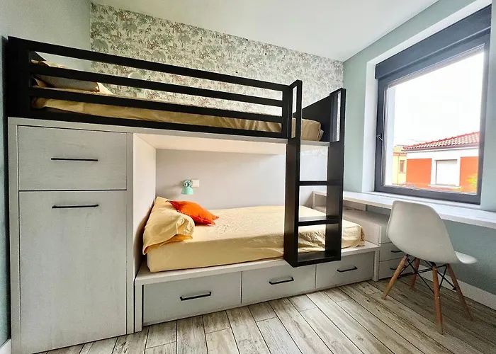 Housing Leon Unifamiliar Con Patio A 100 Metros De La Catedral