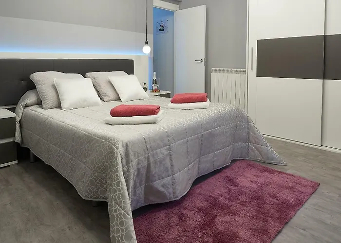 Entrevias Lodging - Con Garaje Y Wifi