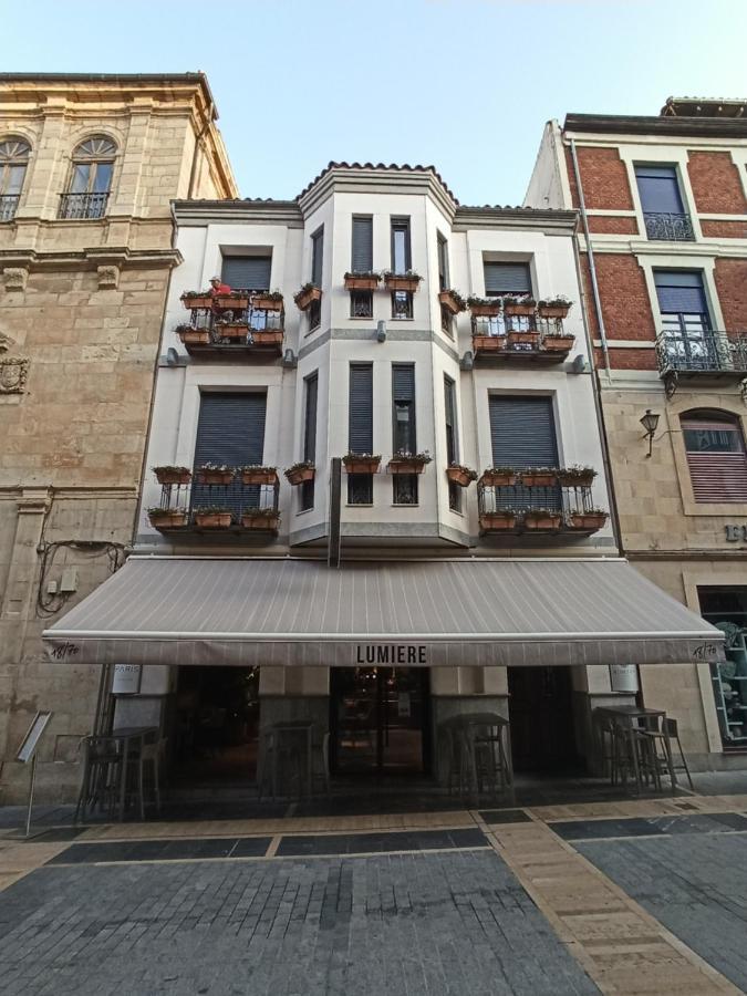 Arva Paris León