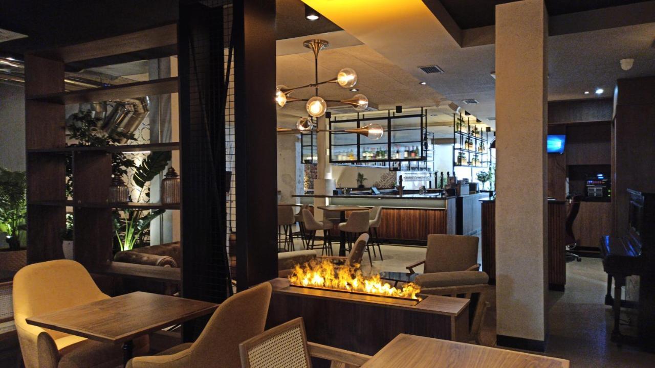 Arva Paris León