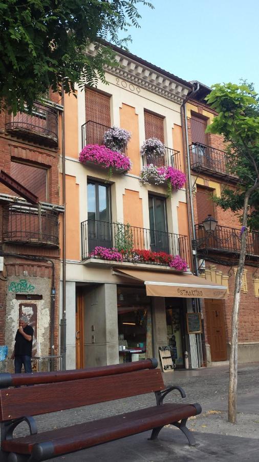 En El Casco Historico, Frente A La Colegiata De San Isidoro, *