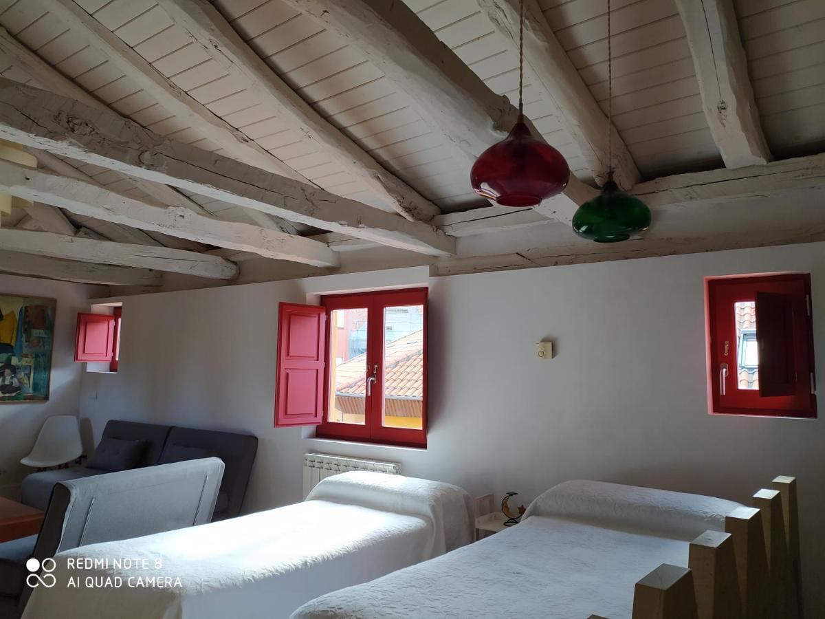 La Casita De *
