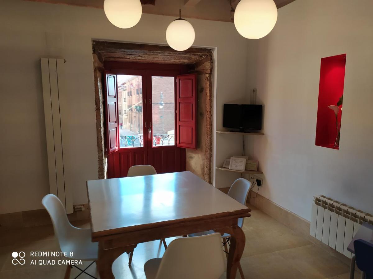 La Casita De *