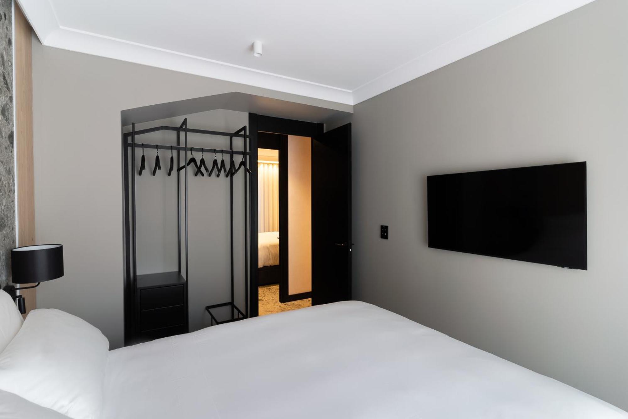 Mauro Apartahotel