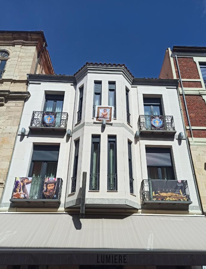 Arva Paris León