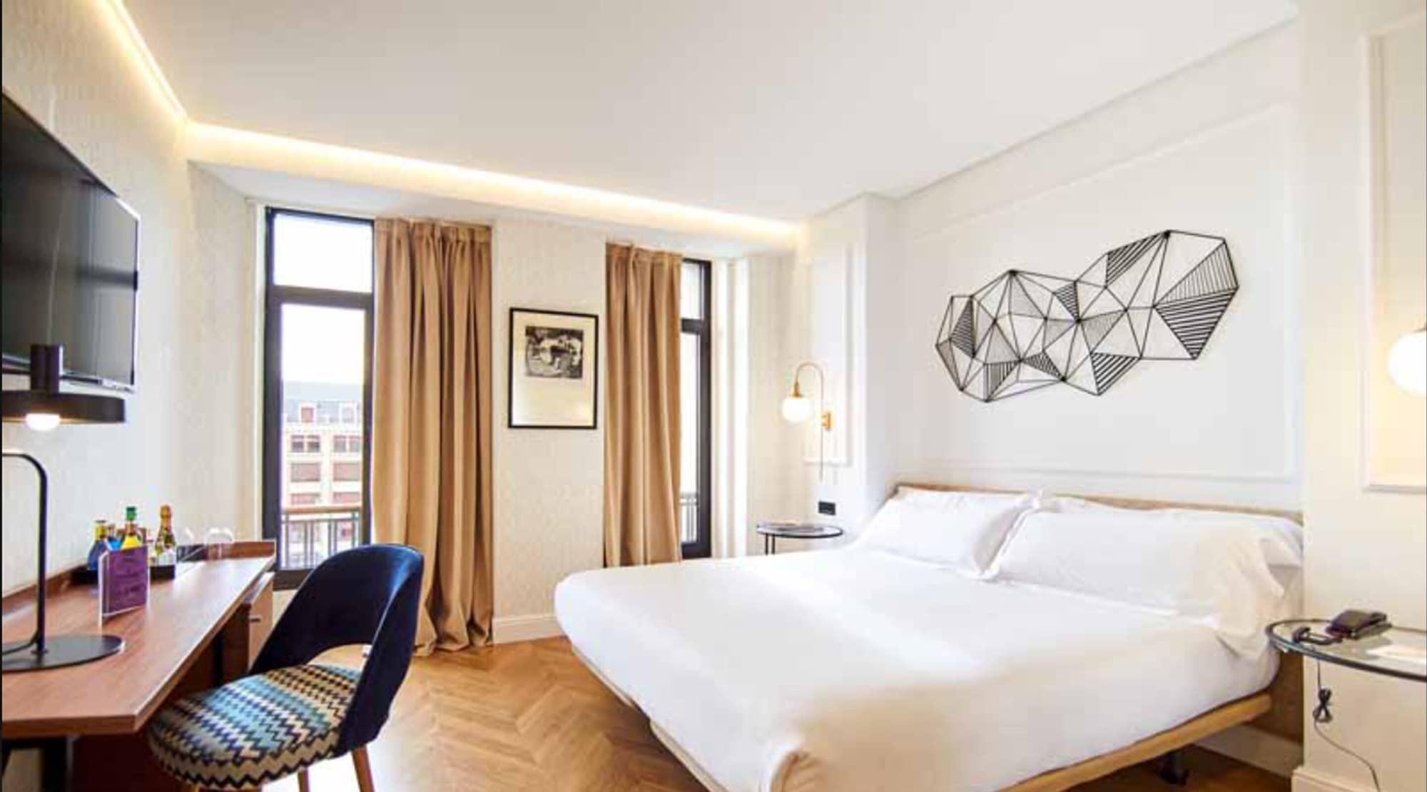 Hotel Occidental Alfonso V 4*
