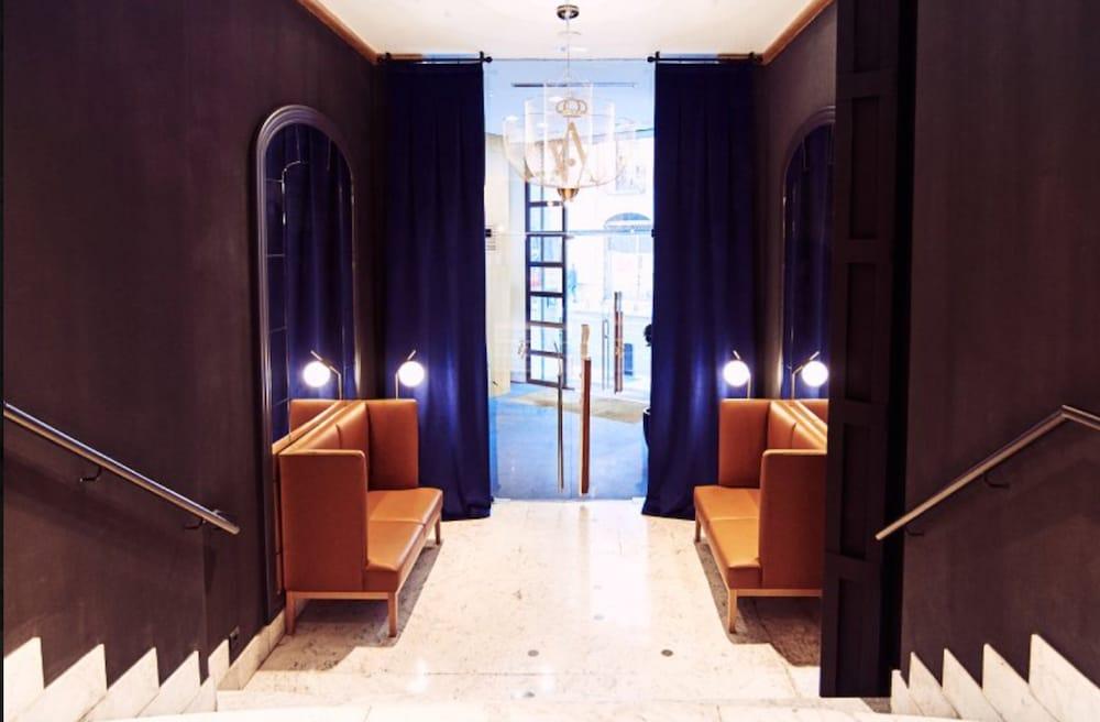 Hotel Occidental Alfonso V 4*