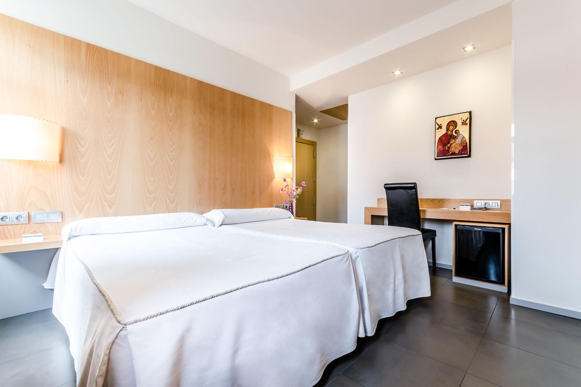 Hotel Hospedería Monástica Pax León