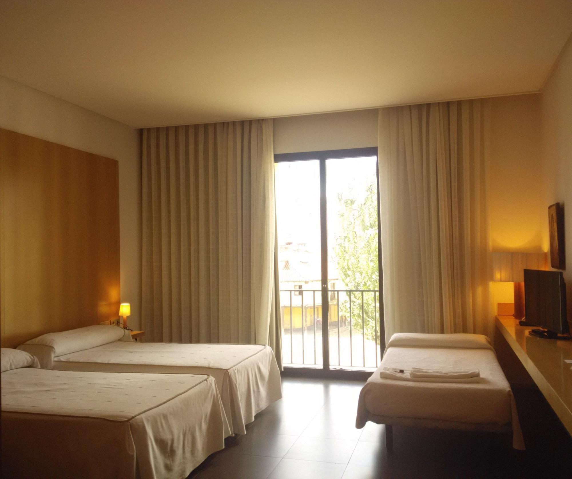 Hotel Hospedería Monástica Pax León