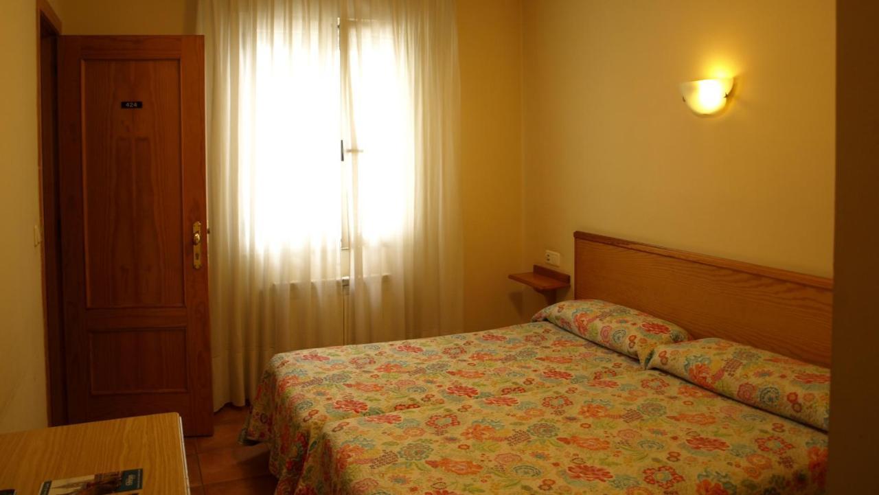 Pensión Orejas León