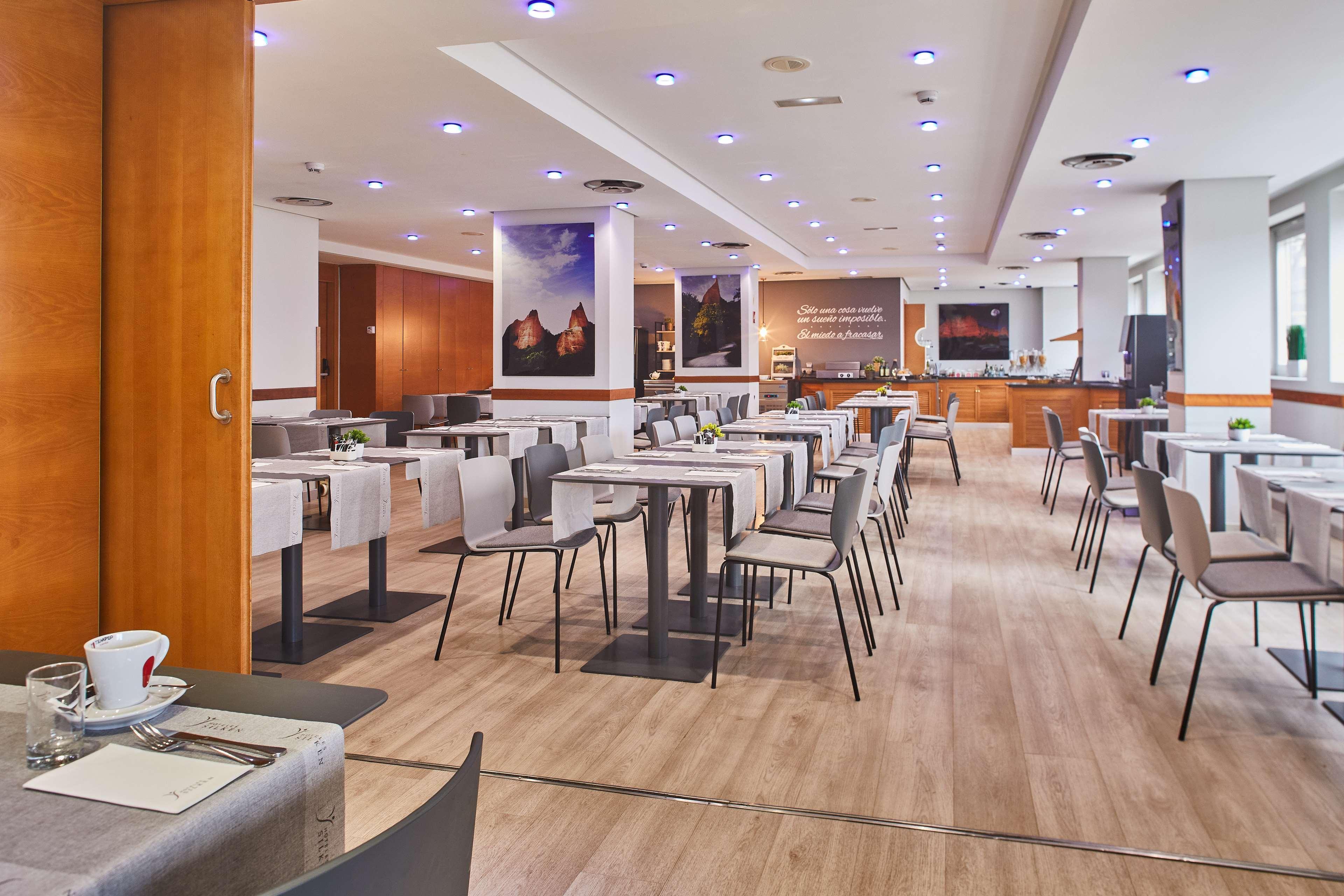 Hotel Silken Luis De