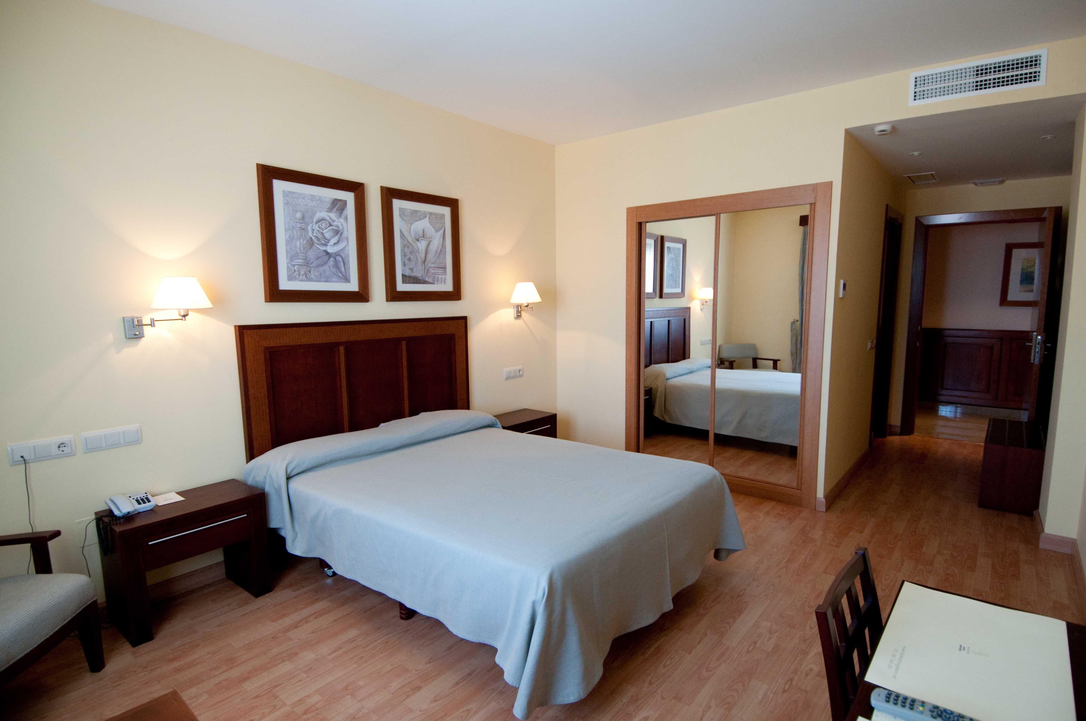 Hotel Santiago León