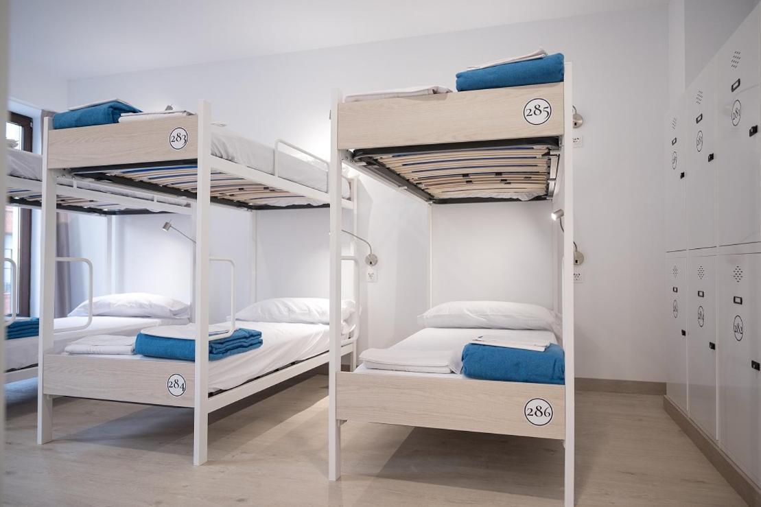 Palacio Real Hostel