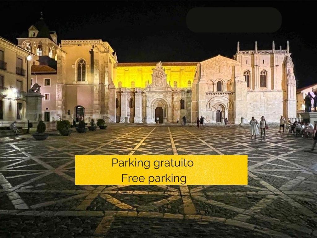 Real Colegiata San Isidoro Hotel 3*