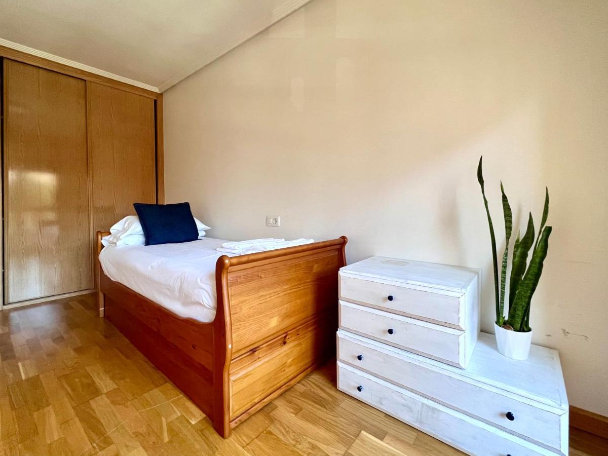 Housingleon- Casa Oliva Con Garaje Apartment