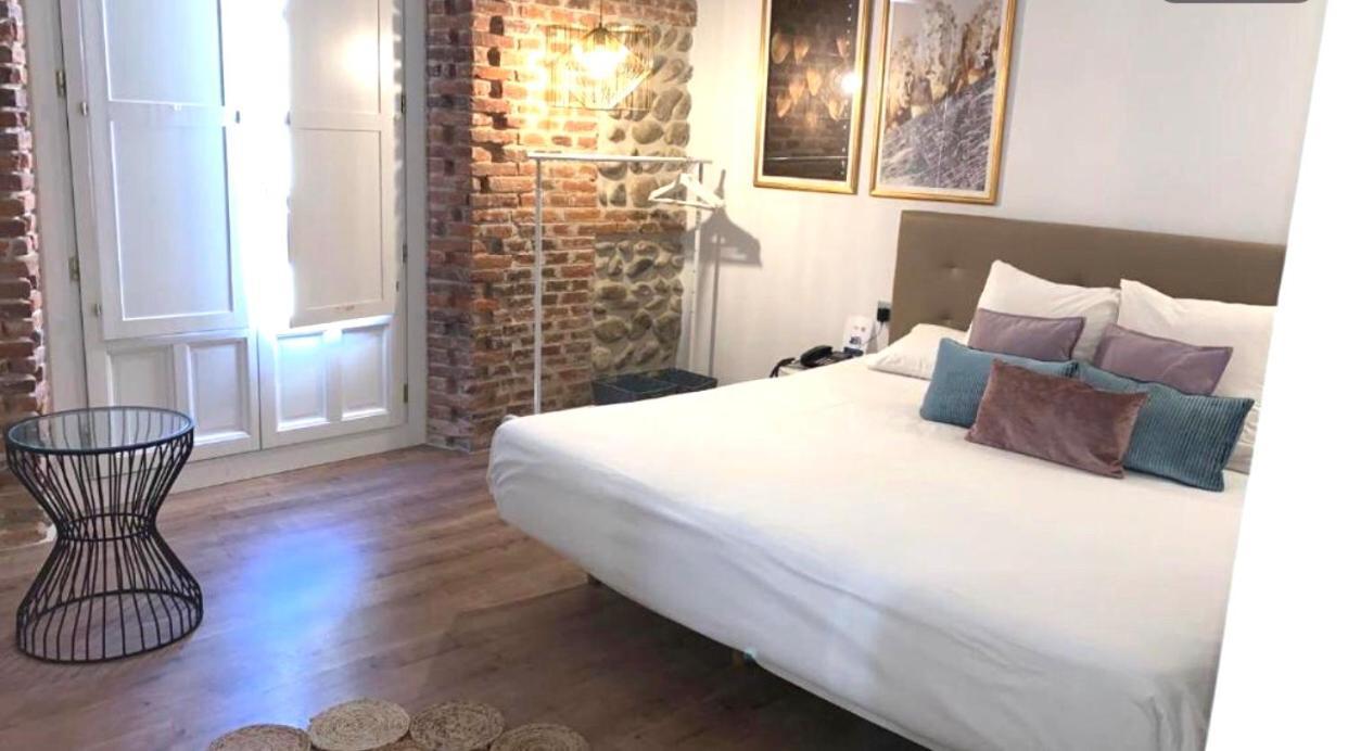 Albany Ancha Pensión 5*