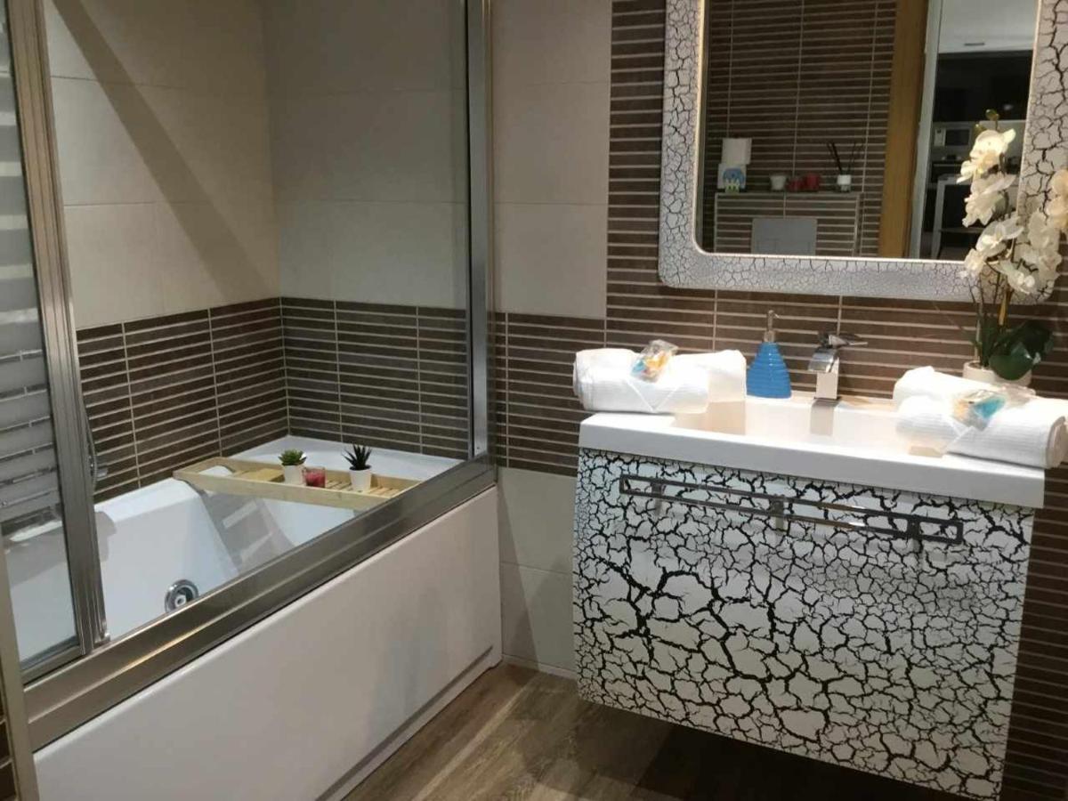 Gran Piso Alto Luzdiseno Centrico Con Garaje Apartment Leon