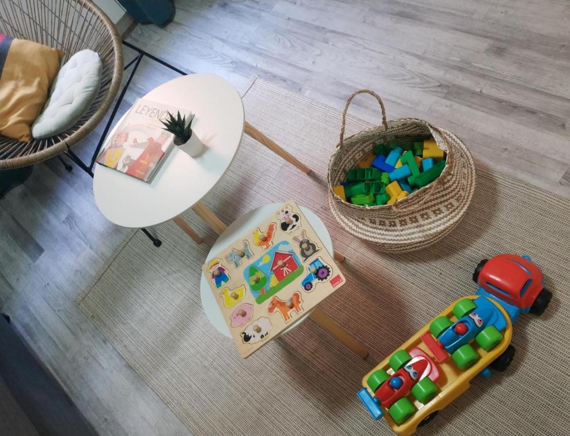 Roommy Leon