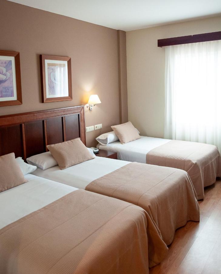 Santiago 4*