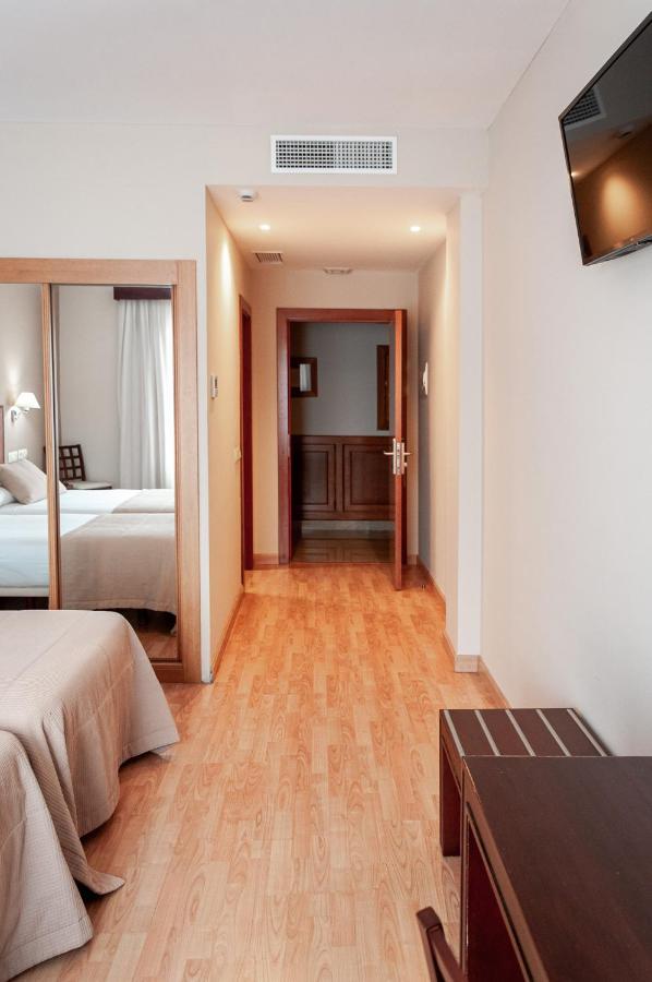 Santiago 4* León
