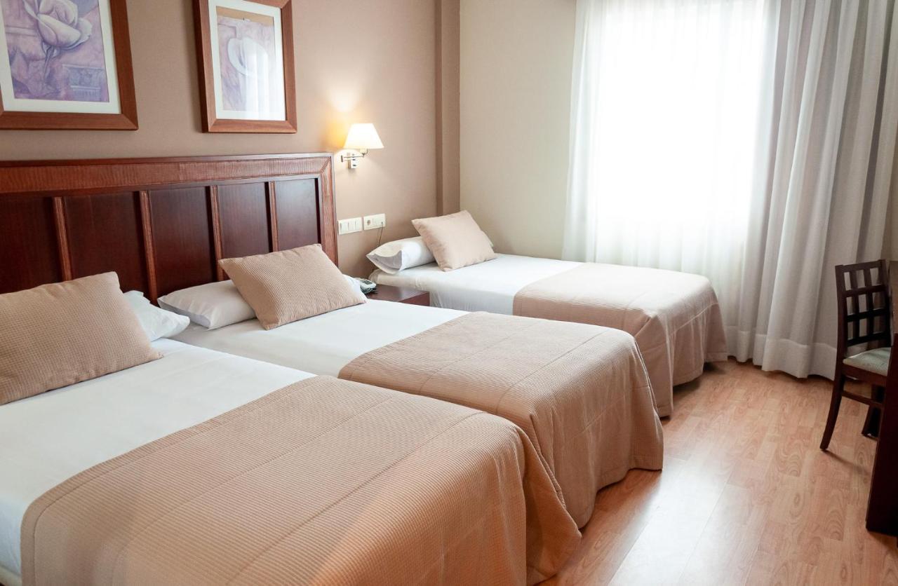 Hotel Santiago León