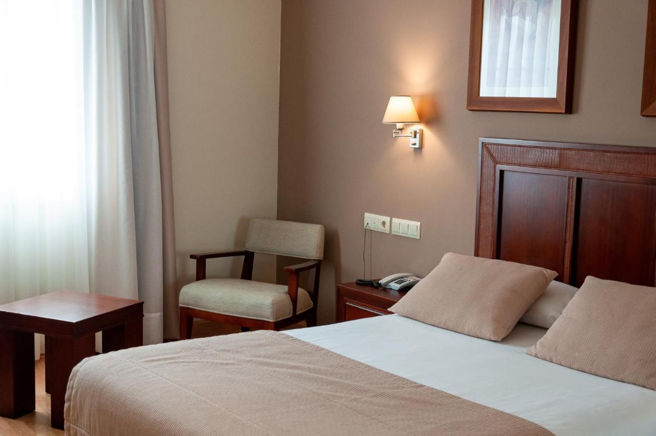 Hotel Santiago León