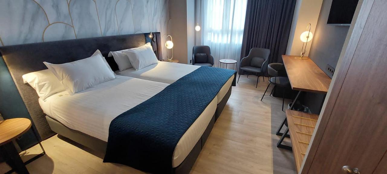 Hotel Silken Luis De 4*