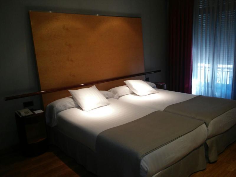 Occidental Alfonso V Hotel