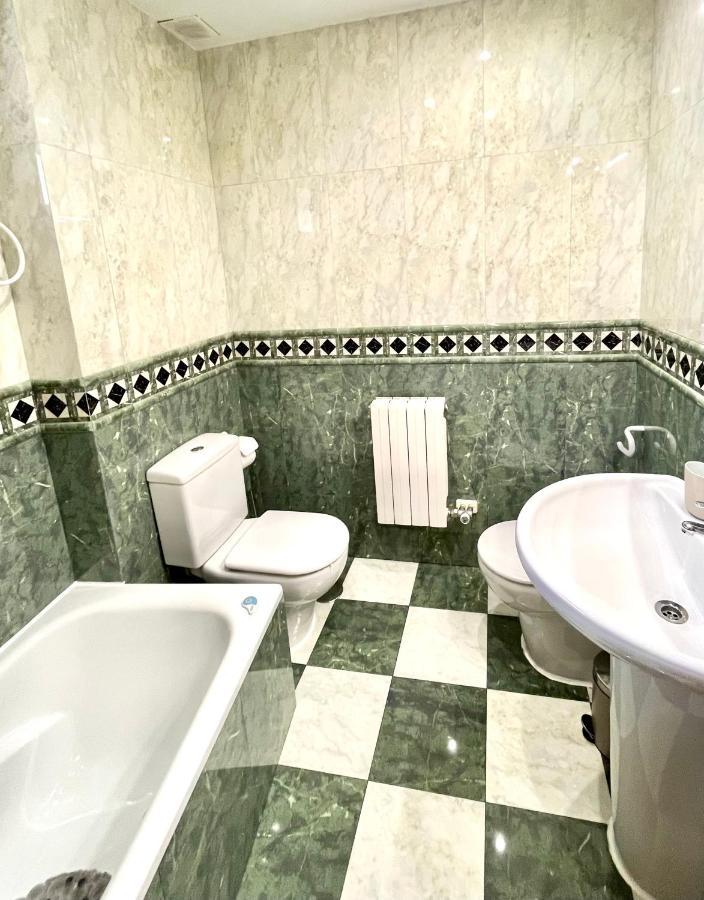 Amplio Atico Junto A La Catedral Apartamento *