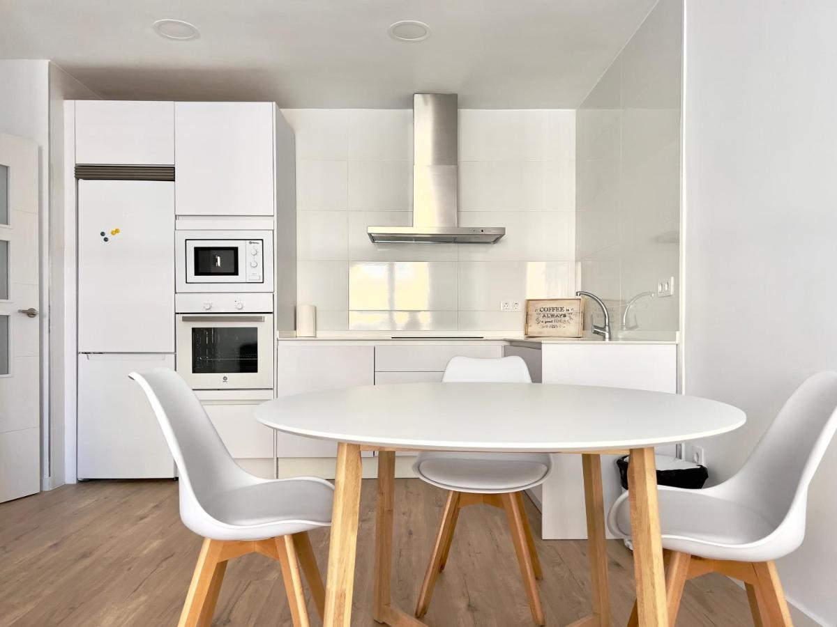 Housing Ana Mogas Con Garaje Apartamento *