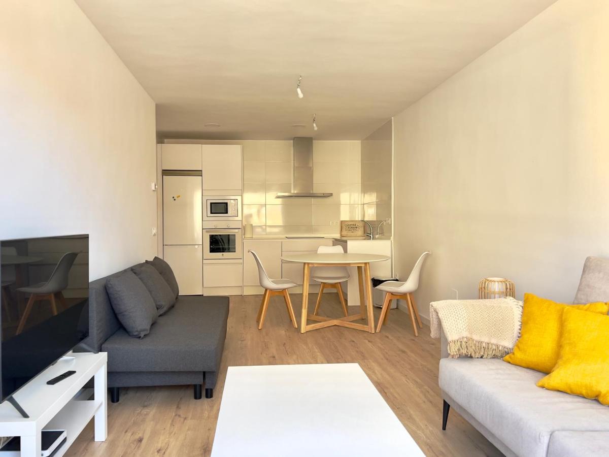 Housing Ana Mogas Con Garaje Apartamento *