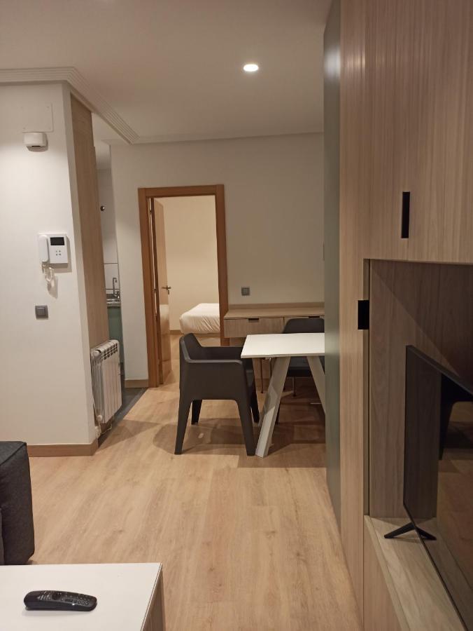 19 Living Apartment *