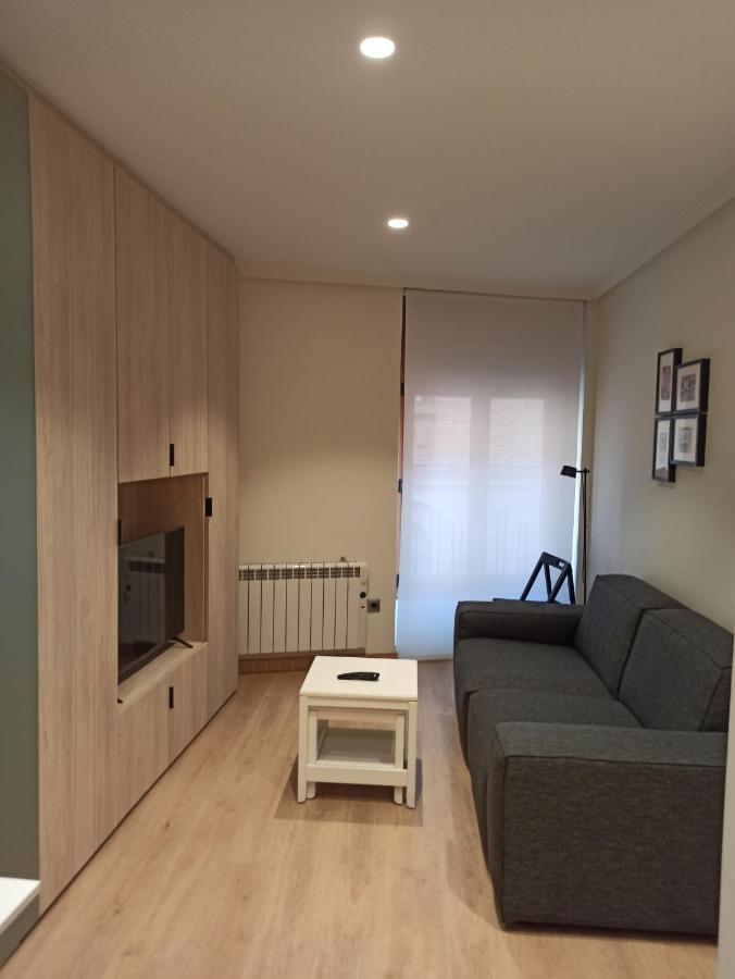 Apartment 19 Living *
