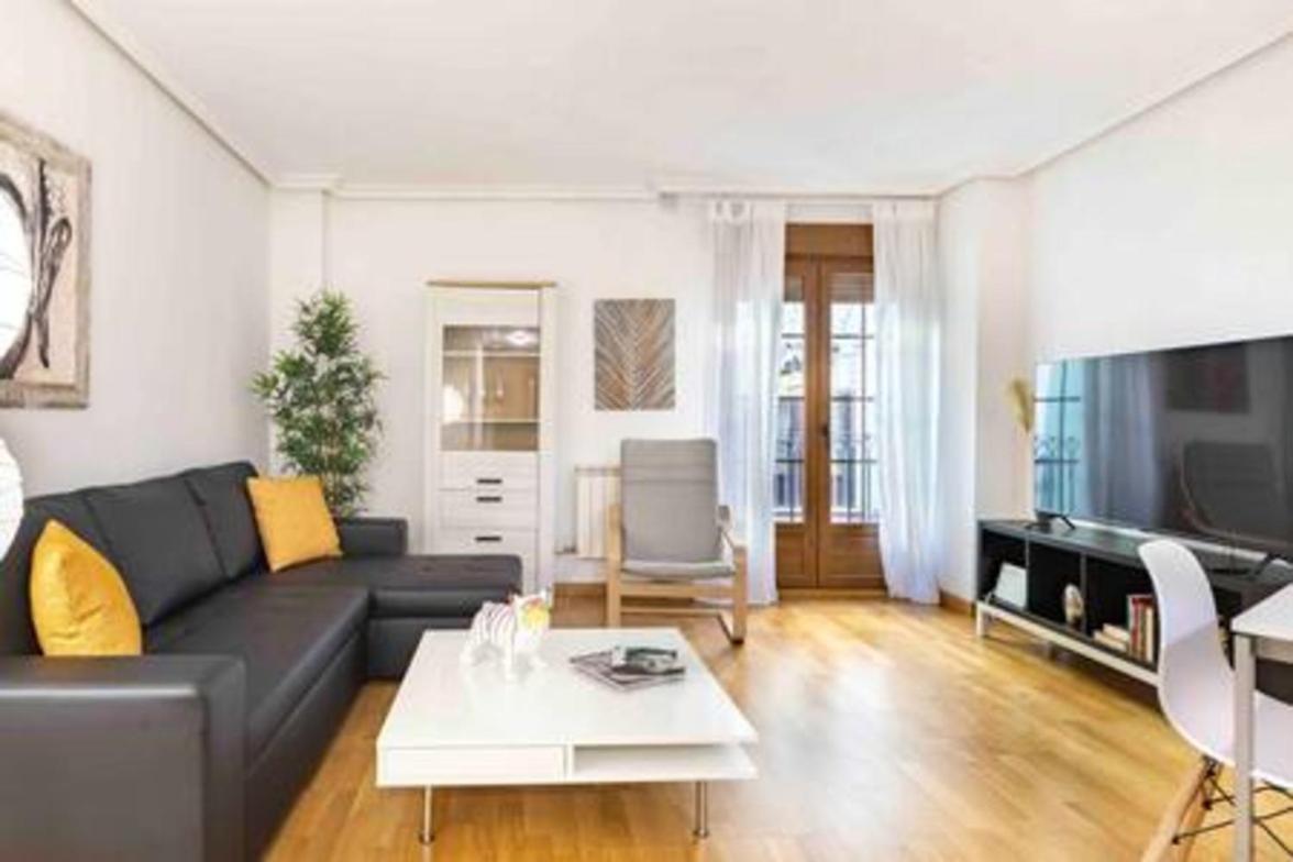 Apartamento Baruhaus Cardiles *