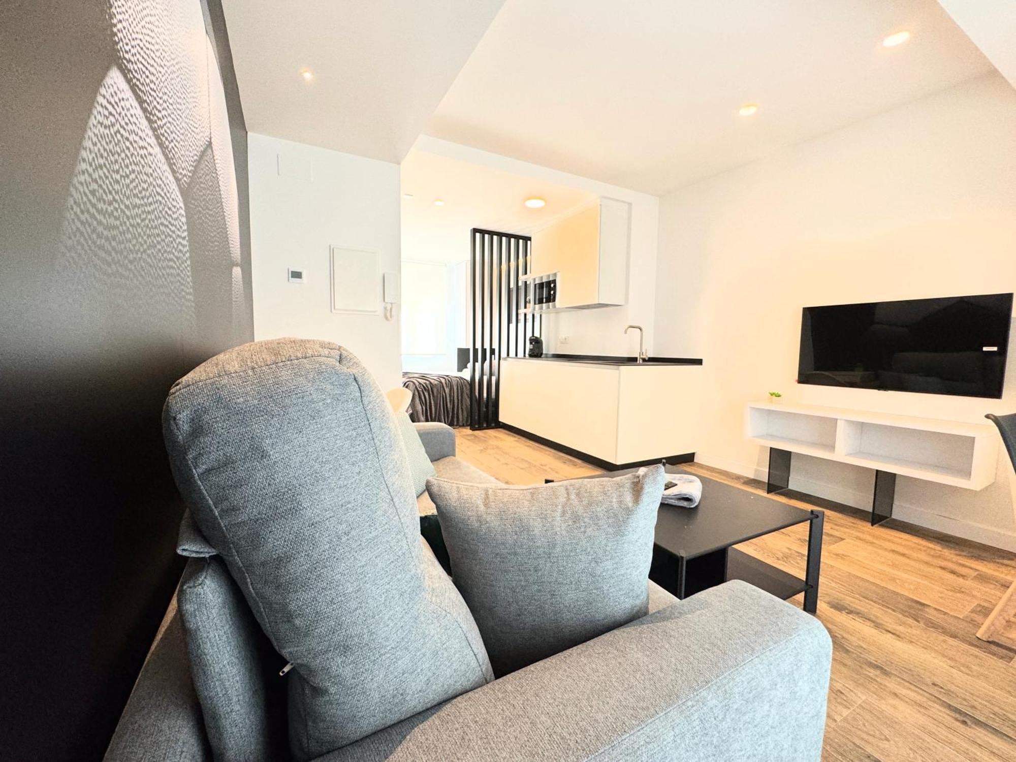 Turisticos Identia Sport Apartment Leon