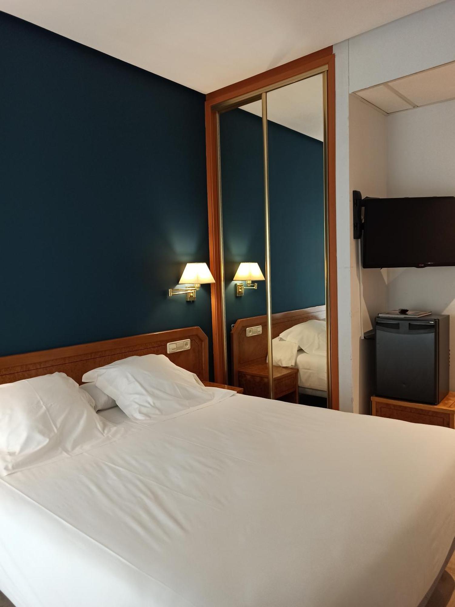 Arva Paris 3* León