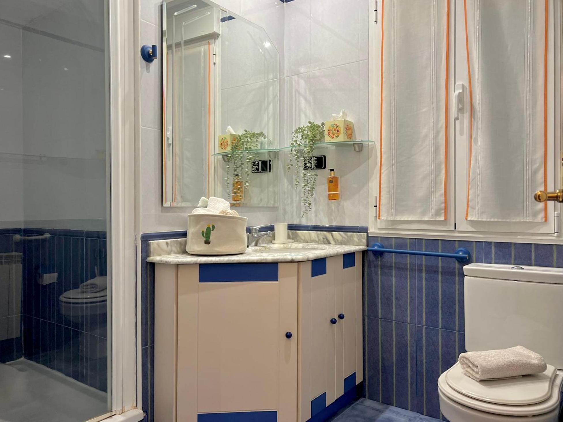 Apartment Blue Et Rose By Aroom Vut-le-966 *