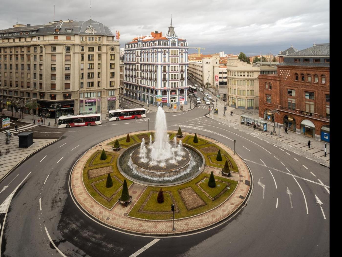 Housingleon Gaudi * León