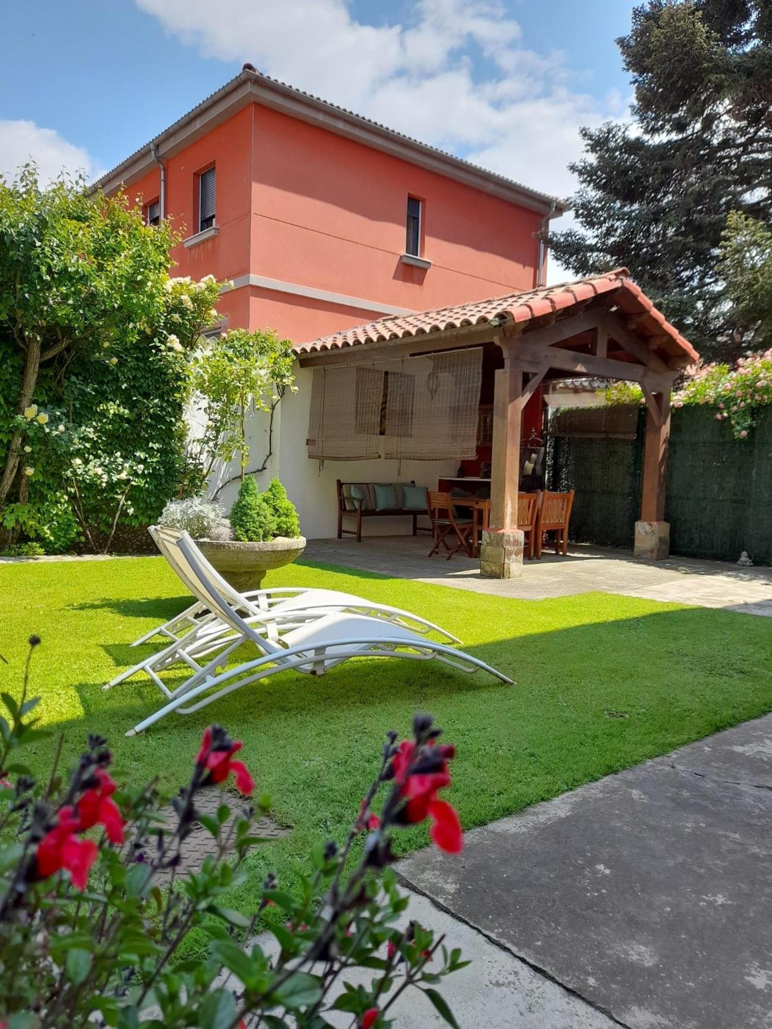 Сasa de vacaciones Casa Palomera - Casa Completa Con Jardín, Gimnasio Y Garaje Privados *