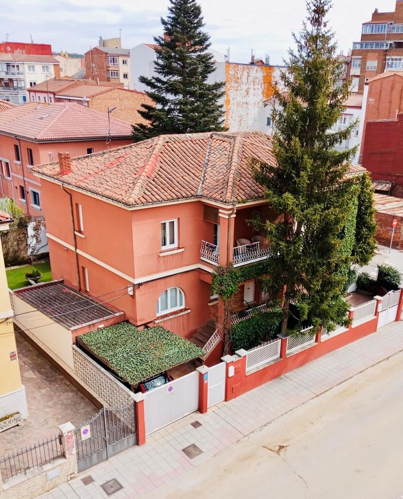 Сasa de vacaciones Casa Palomera - Casa Completa Con Jardín, Gimnasio Y Garaje Privados León