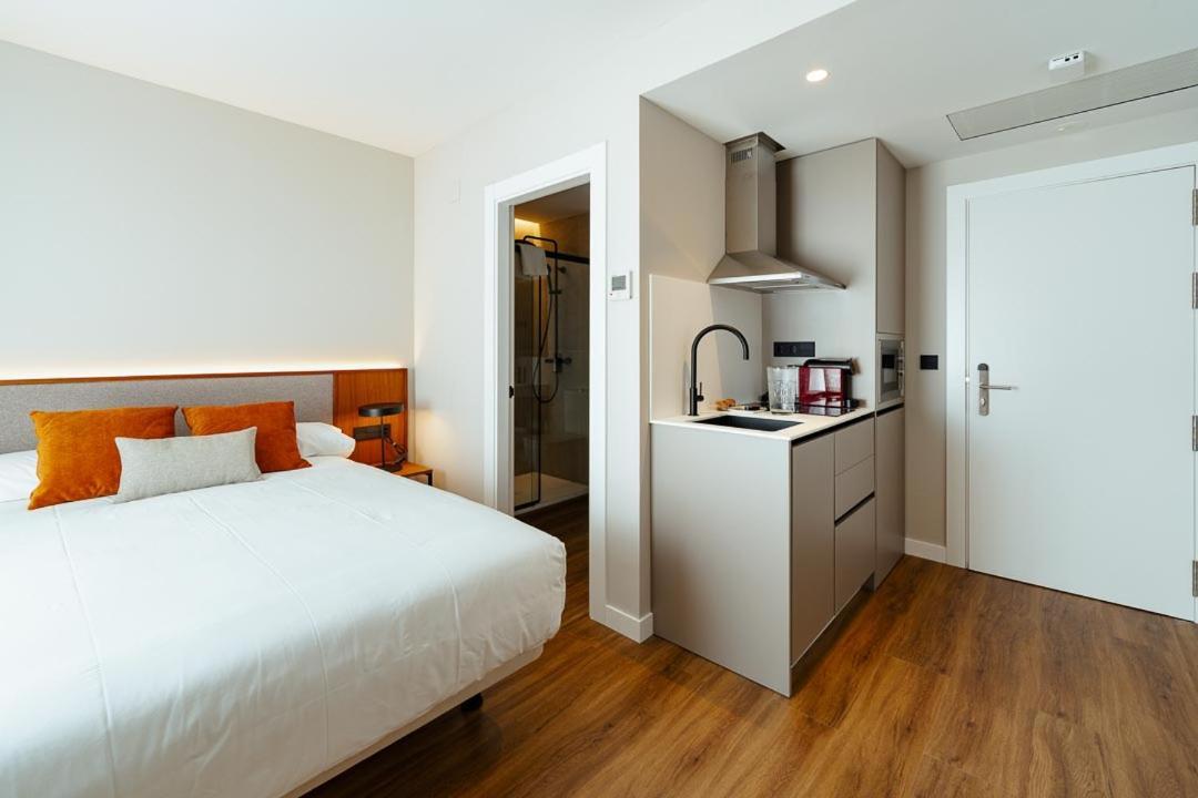 Apartment 2h Living *