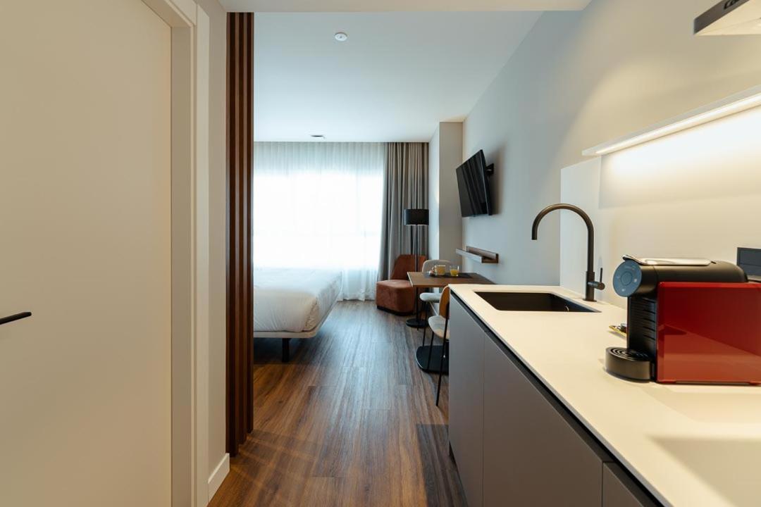 Apartment 2h Living Leon