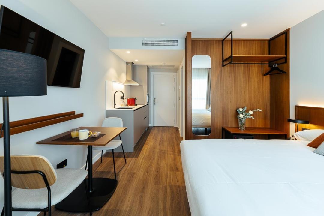 2h Living Apartment