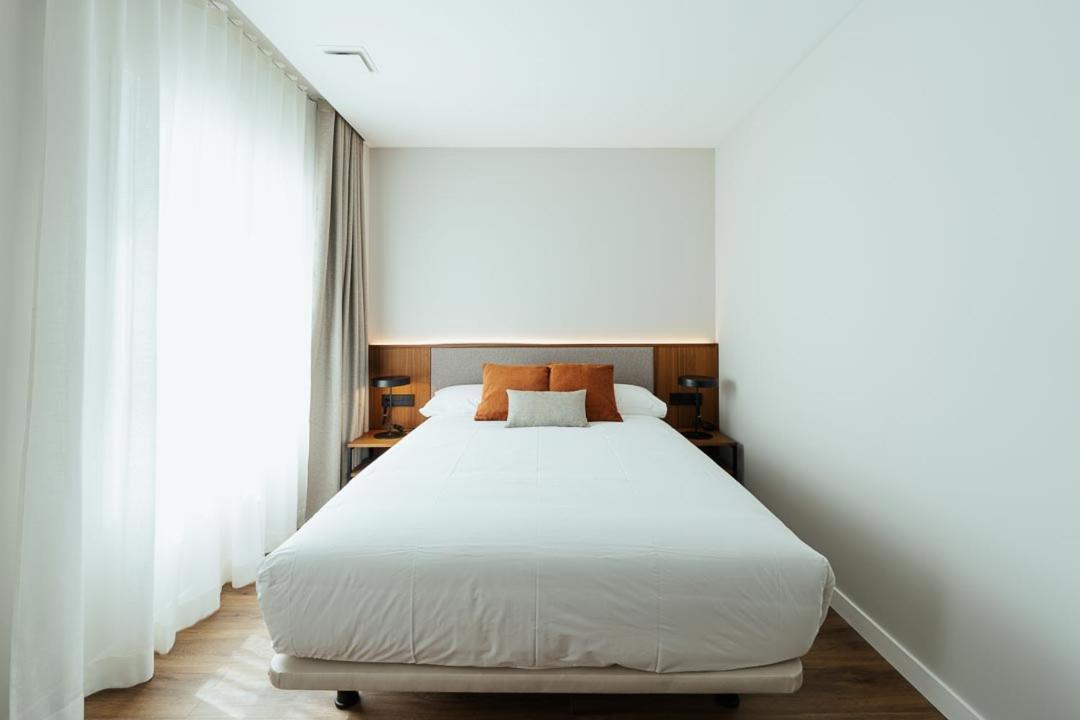 Apartment 2h Living